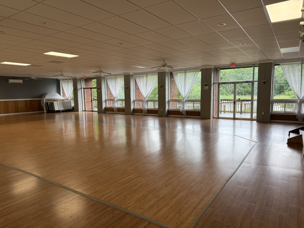 Barry Lakes clubhouse interior event room - photo 2