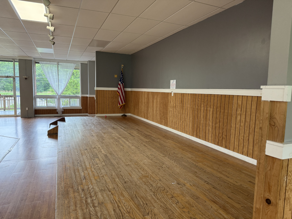 Barry Lakes clubhouse interior event room - photo 3