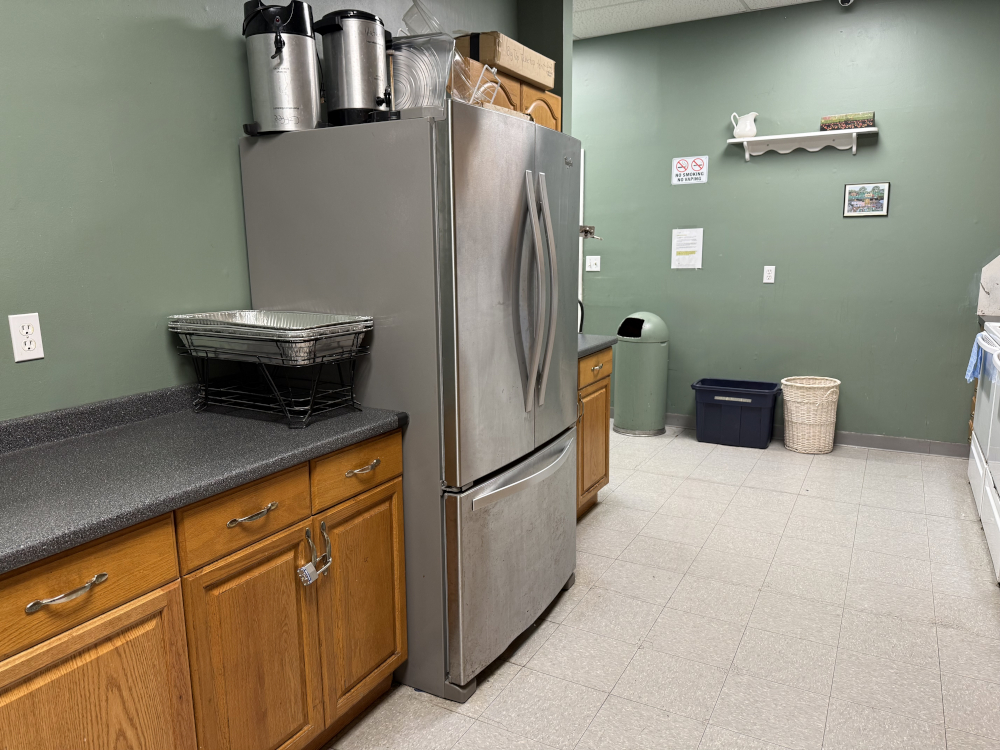 Barry Lakes clubhouse interior of kitchen - photo 2